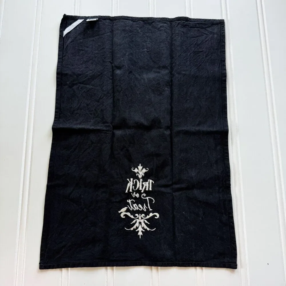 Halloween Hand Towels Set “Witches Brew” “Trick or Treat” Festive Kitchen Decor